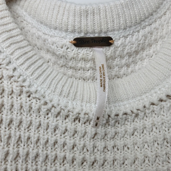 Free People Raw Edge Cold Shoulder Sweater | 100% Cotton | Size M - Picture 5 of 7